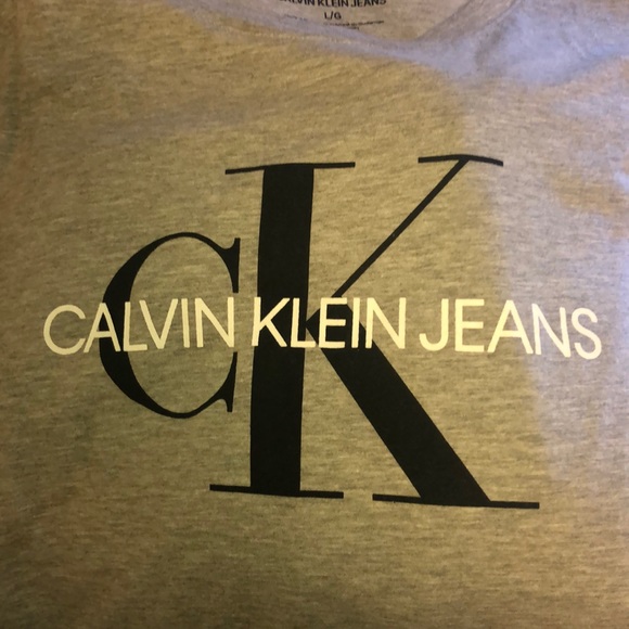 Simple tee - Picture 2 of 3